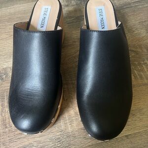 Steve Madden Clogs